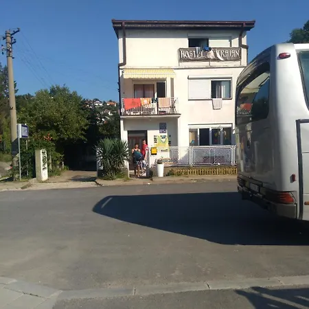 Trajan Hostel Donji Milanovac